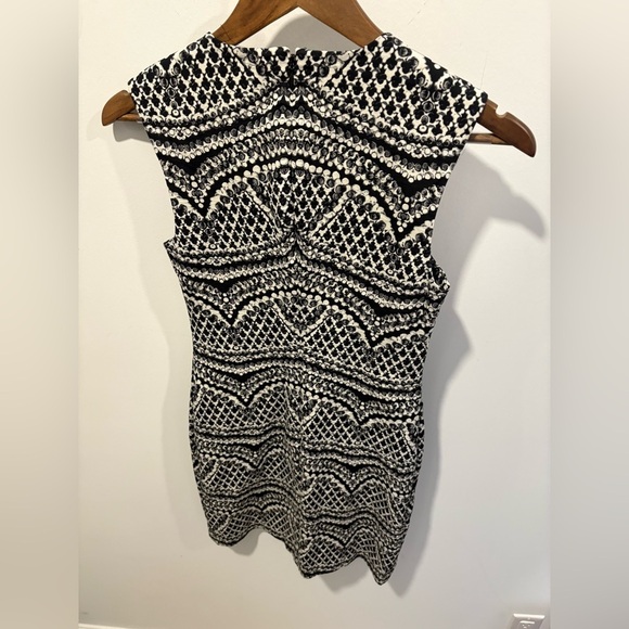 New without tag- Diane von Furstenberg Pentra Texture Seamless Dress Blk - Picture 6 of 9